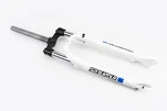 Вилка 27,5" амортизационная, без резьбы 1-1/8" (28,6мм), шток 255мм, с ходом 80мм, Disk-brake, Preload, алюминиевая, белая XCE 28 - 1