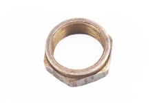 Гайка передньої зірки (вторинного вала)