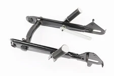 Маятник задній із сайлентблоками, підніжками у зборі.