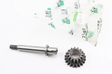 Вал КПП задней передачи+шестерня Z-15x20 к-кт