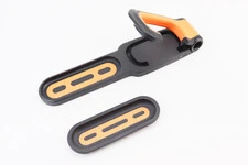 Кріплення велосипеда за колесо до стіни складане, пластмасово-металеве, чорно-помаранчеве HS-009В (без дюбелів)