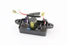 Реле напруги AVR однофазне 2-3,5 кВт (корпус - прямокутник, пластик, контакти - 2 "мама" + 4 "тато", 250V, 220µF) Тип 3