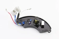 Реле напруги AVR трифазне 4-6кВт (корпус - сегмент, пластик, контакти - 2 "мама" + 2 "тато" + 4 "тато", 250V, 470µF)