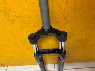 Вилка 26" V-Class Delta Plus, 1.1/8" пружин., стальн. штани, алюм. корона 125мм, направляючі 28,6мм, шток 255мм, хід 60мм, Disc