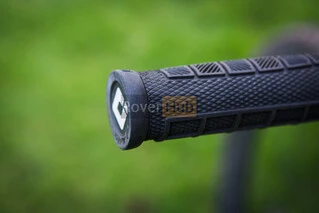 Грипси ODI Elite Pro, V2.1 Lock-On Yeti Edition