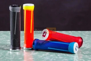 Гріпси ODI AG-1 Signature Red/Fire red w/ Red clamps (вогненно червоні з червоними замками)