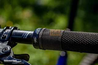 Грипси DMR Brendog DeathGrip Thick (A20) Flangeless [White]