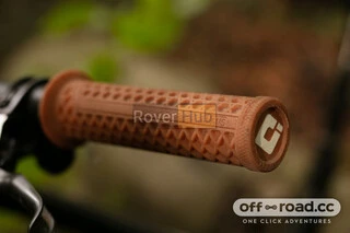 Грипси ODI Vans v2.1 Lock-On MTB Closed End 135mm Red Checker