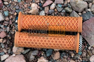 Грипси ODI Vans v2.1 Lock-On MTB Closed End 135mm Gum/White Cheker