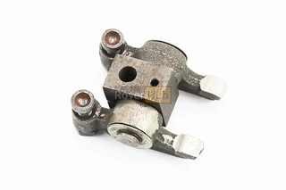 Коромисла клапанів у зборі