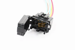 Коробка предохранителей с проводами