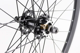 Колесо 24" переднє Disk-brake, обід алюмінієвий, втулка 14Gx36H, кріпл. гайка, "GRAVITY" (можл. подряпини)