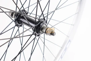 Колесо 26" переднє V-brake, обід "крапля" алюмінієвий, втулка 14Gx36H, сіре кріпл. гайка, "GRAVITY"