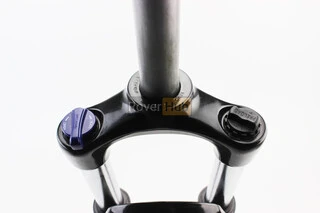 Вилка 29" амортизаційна, без різьби 1-1/8" (28,6мм), шток 255мм, з ходом 100мм, Disk-brake, пружинно-оливна, Lockout, алюмінієва,